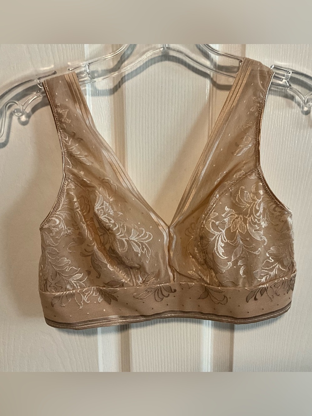 Wacoal Sheer Lace V-Neck Bralette in Nude size 34 #810340.